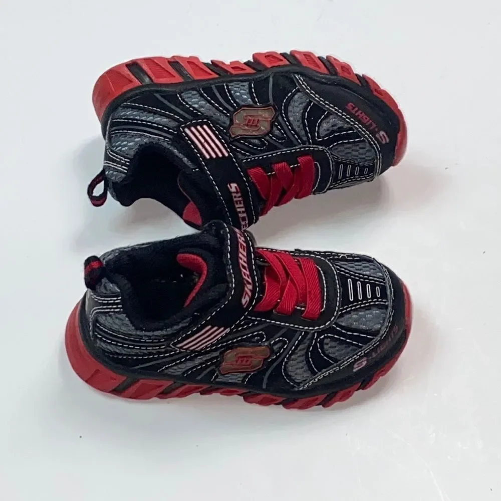 10X$50 SKECHERS RED BLACK BOY SHOES SIZE 8 US